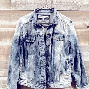 Large Express acid wash denim jacket!
